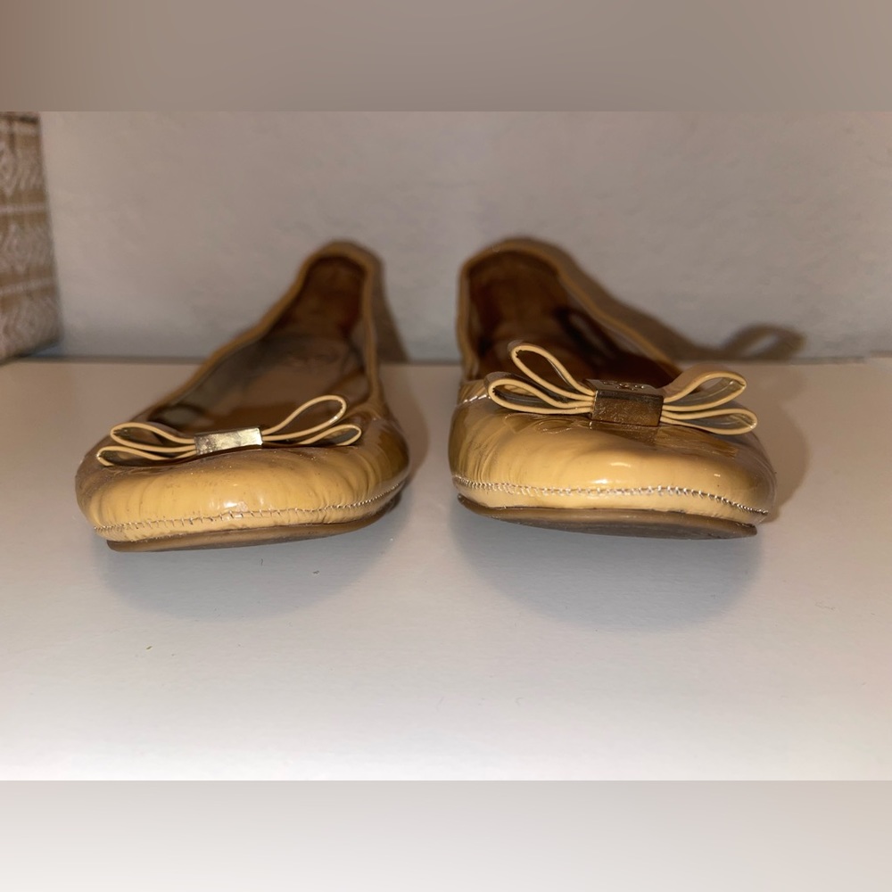 Tory Burch Flats Taupe US5M